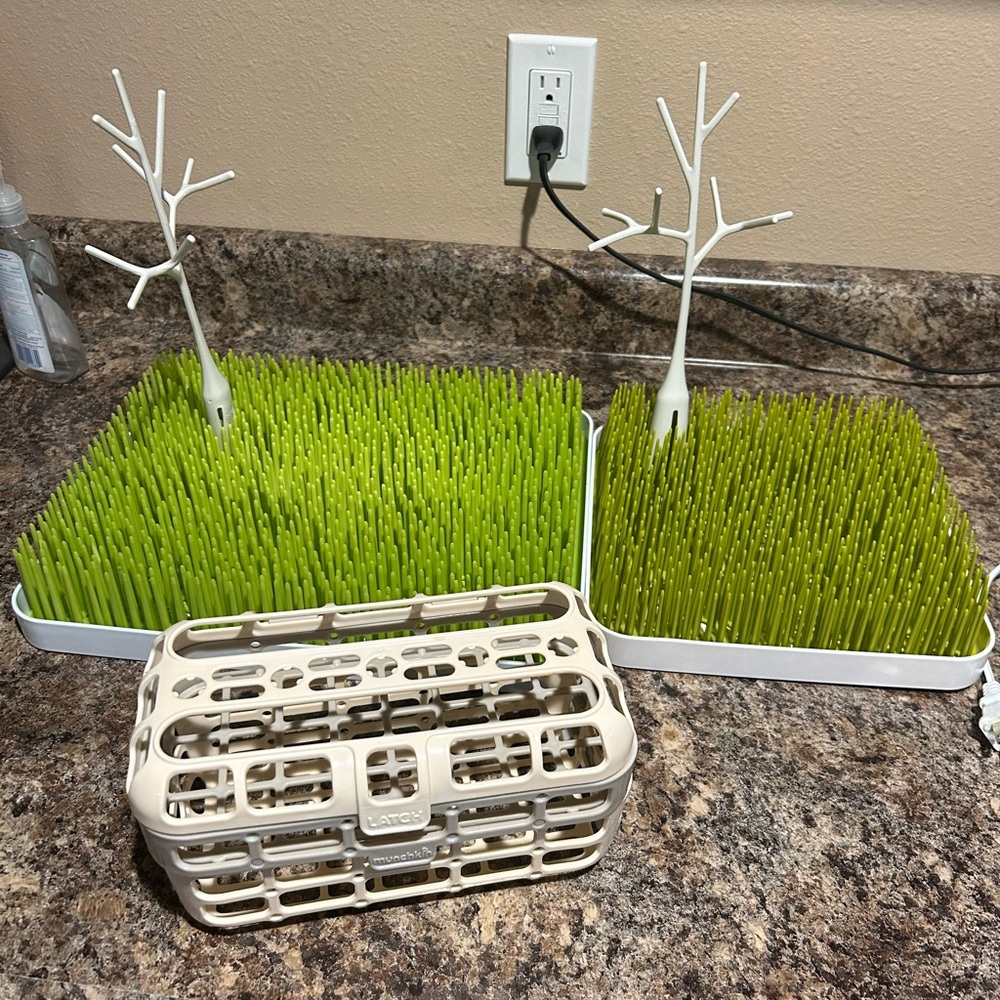 Green Grass Drying Rack with Tree Accessories